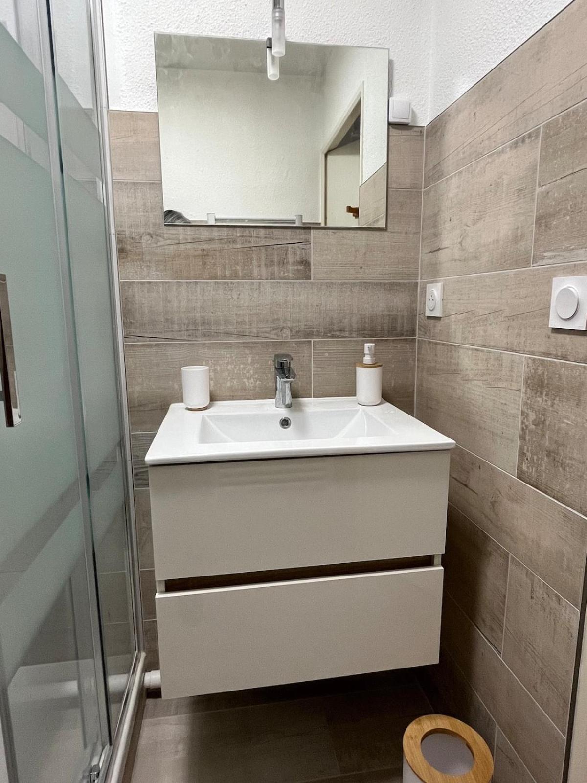 Joli Cozy, Balcon, Cite Des Congres, Gare Sud Appartement Nantes